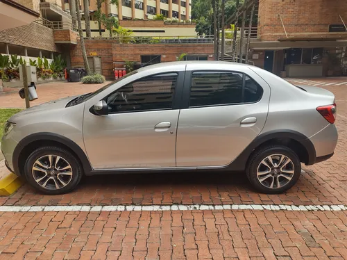 Renault Logan 1.6 Privilege / Intens