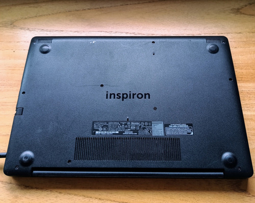 Laptop Dell Inspiron 3583 I5-8265u, 8 Gb Ram, 256 Gb, 15.6 Negro (Usado)