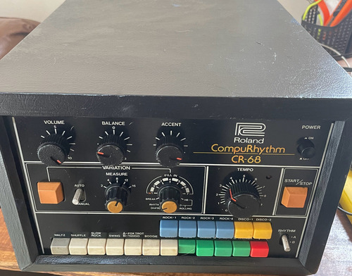 Caja De Ritmos Vintage Roland Cr68 Negro (Usado)