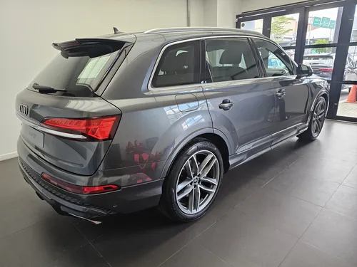 Audi Q7 S-line 2025