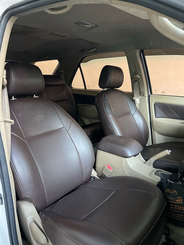 Toyota Hilux SW4 3.0 Srv 7l 4x4 Aut. 5p