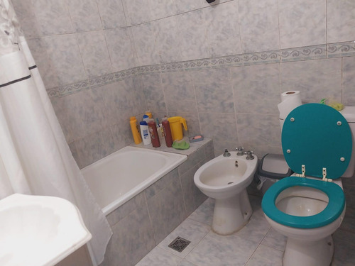Casa En Venta - 3 Dormitorios 1 Baño - Local - Cochera - Lisandro Olmos, La Plata