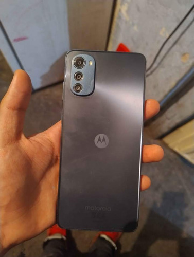 Motorola E32 