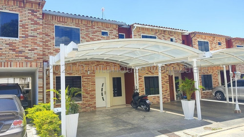 Townhouse En Venta Turmero Urb. Villa Paraiso Ec23-3845