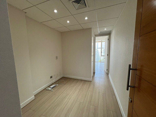 Oficina En Arriendo