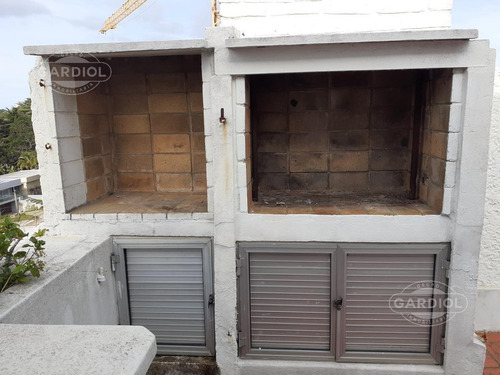 Imagen 20 de 23 de Apartamento 2 Dormitorios En Playa Mansa Primera Linea. Punta Del Este.