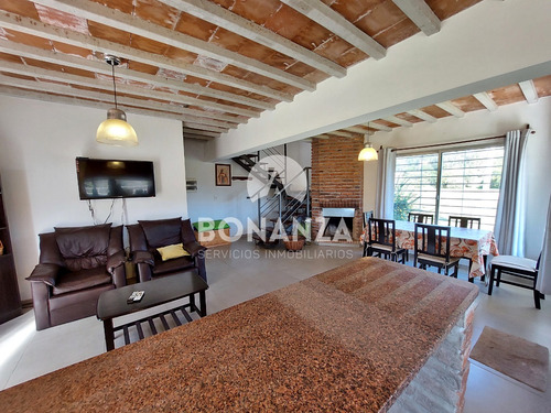 Casa En Punta Colorada - Piriápolis. 600 Metros De La Playa. 6 Personas, 3 Dormitorios, 2 Baños.