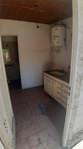 Terreno De 500 M2 Con 4 Dptos. Y Un Local. Ideal Inversor.