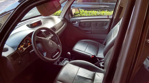 Meriva Premium 1.8 Easytronic Flex Preto