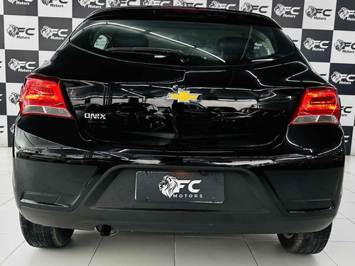 Chevrolet Onix 1.4 MPFI ADVANTAGE 8V FLEX 4P AUTOMÁTICO