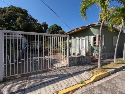 Raiza Suarez Tiene Para Ti Esta Gran Oportunidad De Inversión, Casa En Venta En Muy Buena Ubicacion De Cabudare Con Fácil Acceso A Barquisimeto, Muy Cercana A La Avenida Ribereña, 2  4   1  8  6  9  3