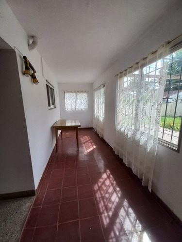 Casa Con Jardín De Invierno En Venta, General Las Heras