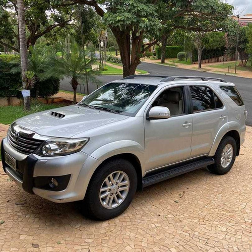 Toyota Hilux Srv
