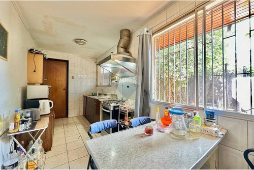 Casa 2 Pisos Amplio Terreno Con Uso Comercial