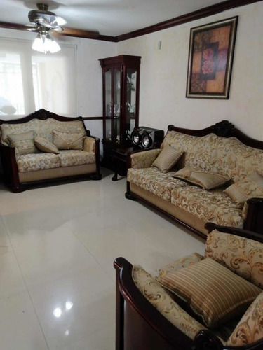 Imagen 9 de 17 de Casa De 3 Recamaras Y 5 Baños Y Cochera Para 2 Carros