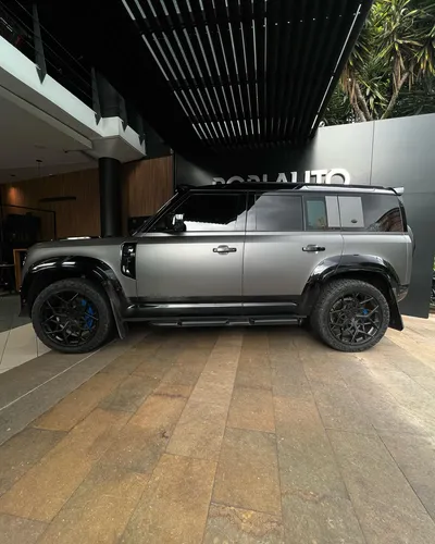Land Rover Defender X-dinamic P400 2023 B2+