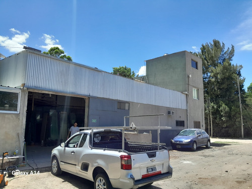Galpon Con Departamento Y Local Comercial