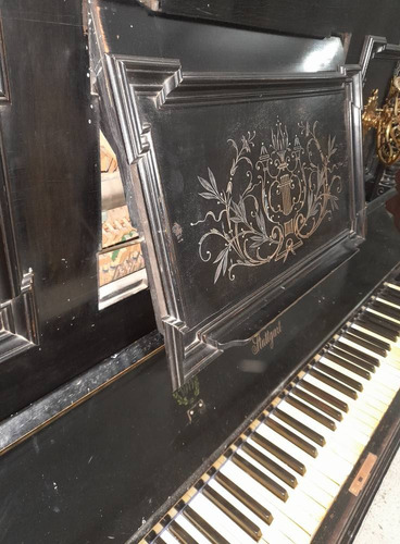Hermoso Piano Vertical Schiedmayer Con Candelabros De Bronce Negro (Usado)