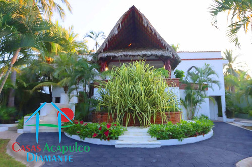 Cad Vicente Guerrero. Casa Con Salida A La Playa. Dos Albercas