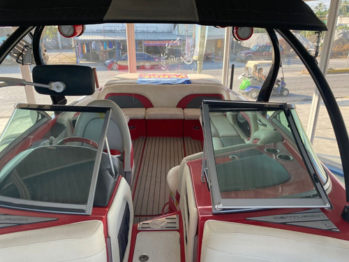 Lancha Centurion Enzo 240