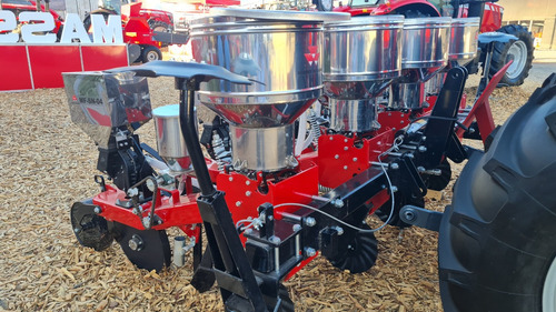Sembradora Neumática 4 Surcos Massey Ferguson Con Accesorios