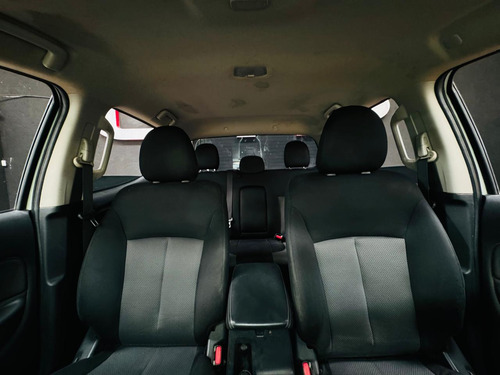 Mitsubishi L200 2.4 Cabina Doble 4x2 Mt
