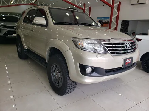 Toyota Fortuner Sr