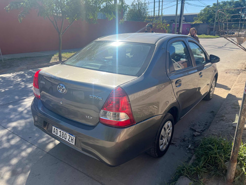 Toyota Etios 1.5 Sedan X