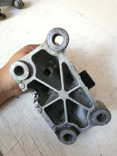Base Soporte Motor Izquierdo Caja Estándar Attitude 1.406-11 (Usado)