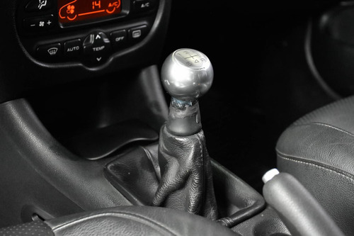 Peugeot 207 1.6 Sedan Xt Premium