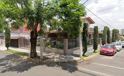 Casa En Venta De Adjudicación Bancaria Ubicada En Bulevar De Los Continentes, Valle Dorado, 54020, Tlalnepantla. Cmr.