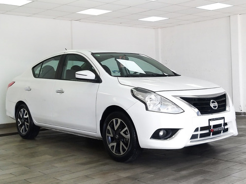 Imagen 3 de 15 de Nissan Versa Exclusive 2018 Blanco