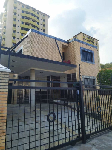 Casa En Venta En Urb. Parque Mirador Valencia Carabobo.- 1401 Inmobiliaria Maggi