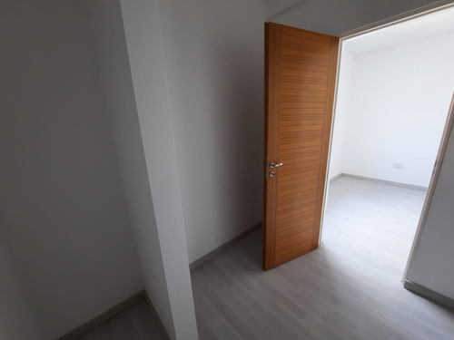 Venta De Departamentos 2 Y 3 Ambientes En Excelente Zona De Wilde.
