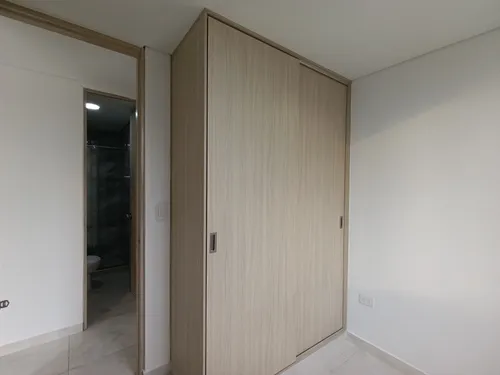 Apartamento En Arriendo En Prados Del Este. Cod A28759