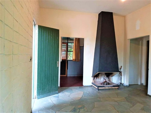Atlántida . Casa De Dos Dormitorios En Venta . Lindo Entorno