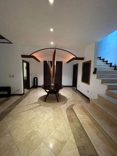 Casa En Venta En Canterías En Monterrey