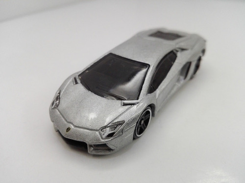 Hot Wheels - Lamborghini Aventador Lp 700-4 Del 2012 Bs