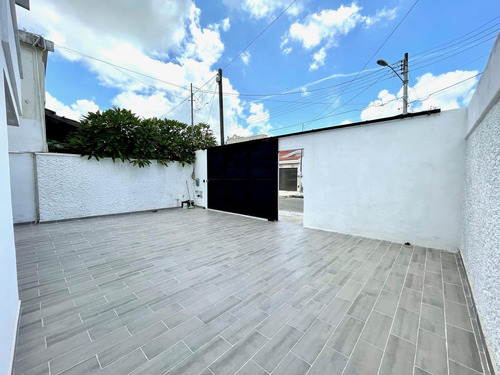Imagen 2 de 12 de Renta Casa Para Oficina, Consultorios - Itzimna