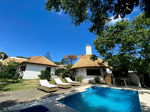 Punta Del Este, Casa De 3 Dormitorios Con Piscina Y Barbacoa 