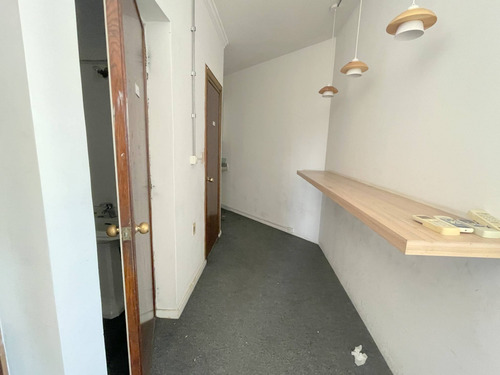 Imagen 4 de 8 de Alquiler - Oficina En Ciudad Vieja 192m2 - Zabala Y Piedras