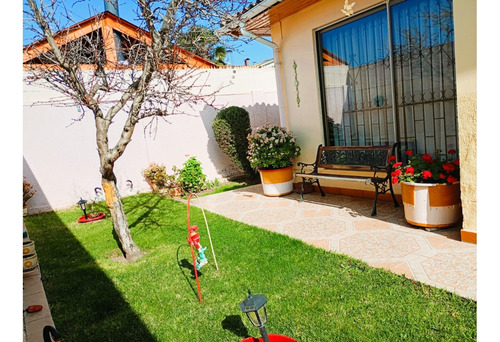 Casa De Un Piso Con Excelente Ubicación En Villa Alemana