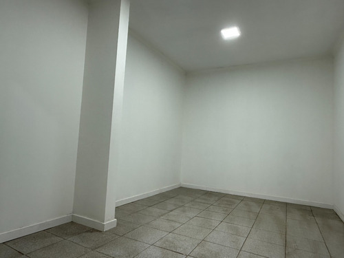 Galpón-bodega/quinta Normal/3 Privados/2baños/duchas