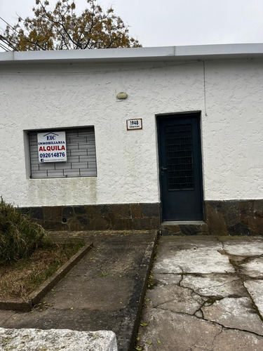 Alquiler Casa En Cerro 2 Dormitorios, Charcas Y Vizcaya