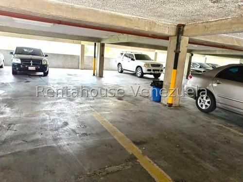 Recien Remodelado Con Espectacular Vista Panoramica. Todo A Estrenar. Tanque De Agua Auxiliar.calle Privada De Pocos Edificios. Está En Los Naranjos Del Cafetal