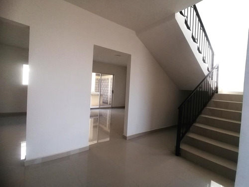 Casa En Venta En Los Arrayanes, Gómez Palacio, Durango