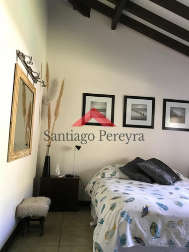 Excelente Casa De Cuatro Dormitorios En Venta En Pinares- Ref: 6482