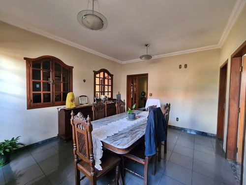 Casa Em Lote Inteiro No Bairro Serrano - 1157