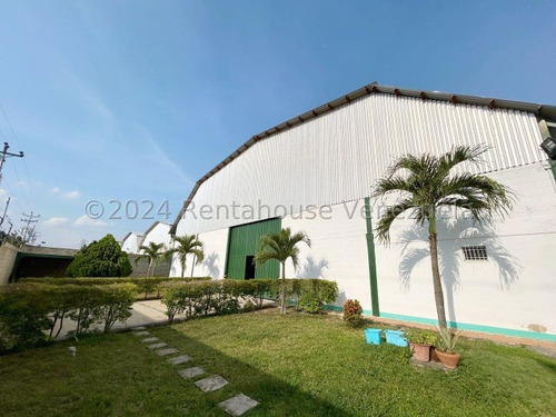 Galpon En Venta Barquisimeto Zona Industrial Gisselle Lobo Vende Imponente Y Moderno Galpon Industrial Excelente Ubicacion 3000 Metros Cuadrados Tiene Tanque Subterraneo De 50000 Litros 2 4 2 5 8 5 9