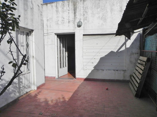 Casa En Venta En Isidro Casanova
